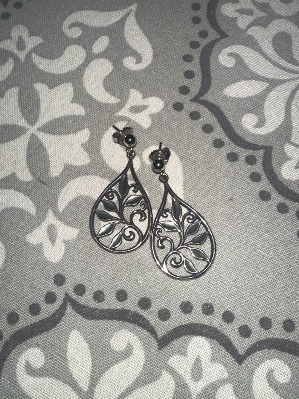James Avery Retired Abounding Vine Earrings in sterling silver.